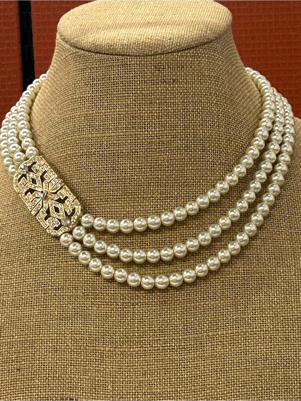 Fabulous! Vintage Deco style faux pearl and ornate rhinestone necklace